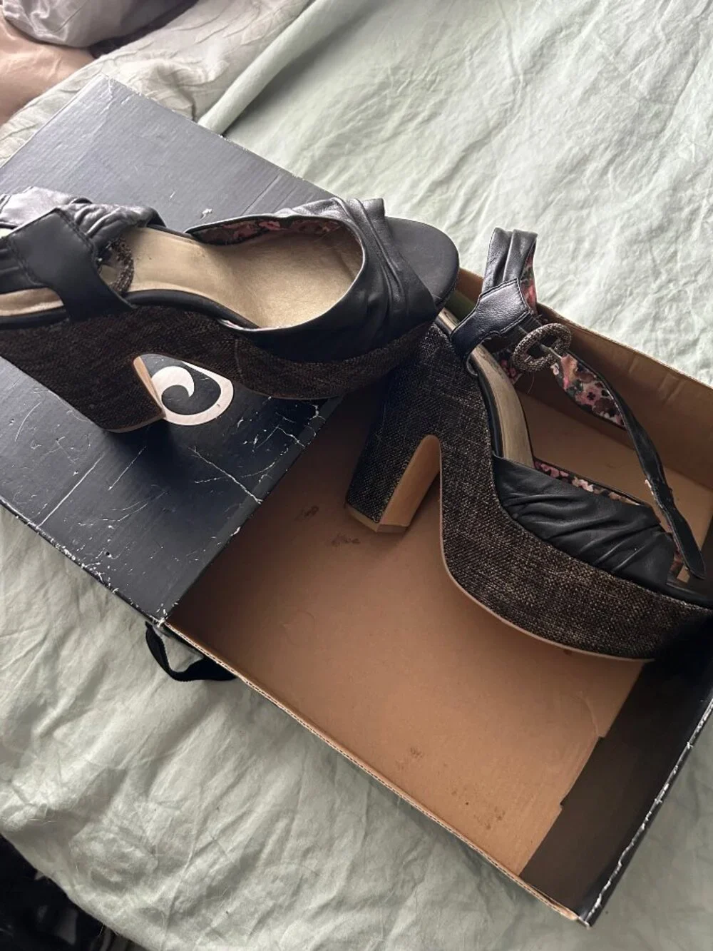Super fun black leather Seychelles super high platform heels size 9